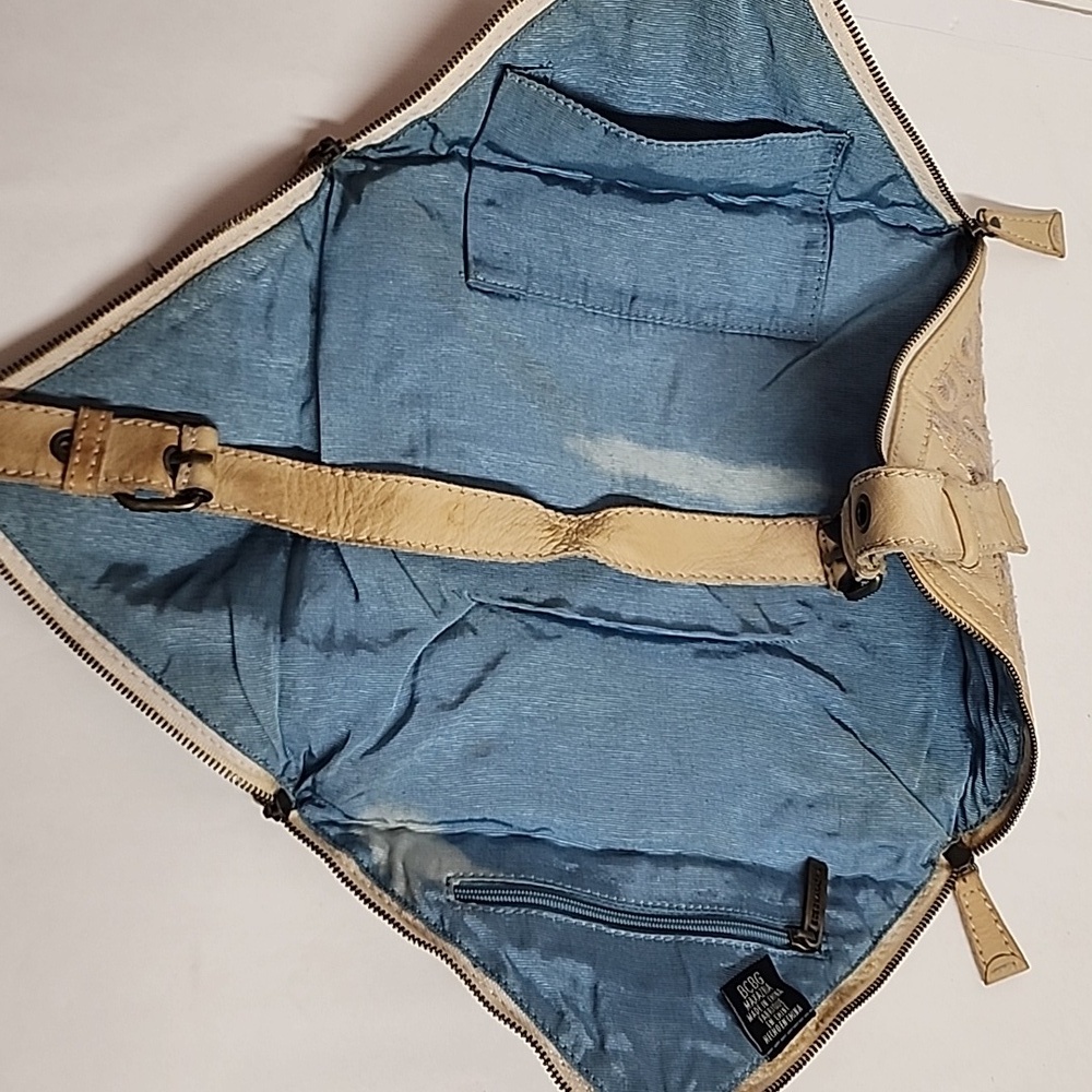 Vintage Y2K BCBG Maxaria Tan Unique Rare Handbag. - Picture 7 of 13